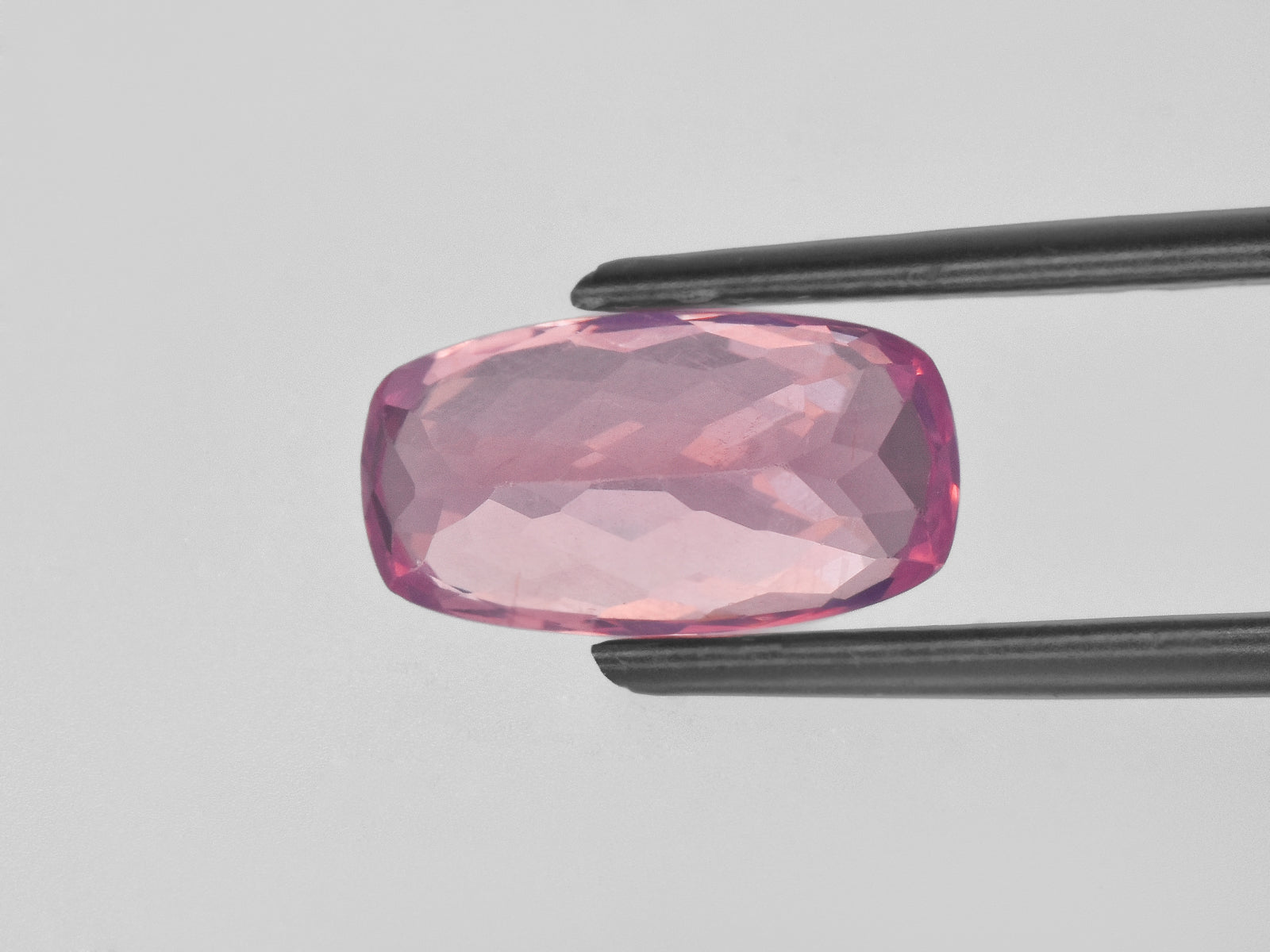 8801070-cushion-bright-fluorescent-pink-igi-sri-lanka-natural-spinel-3.89-ct
