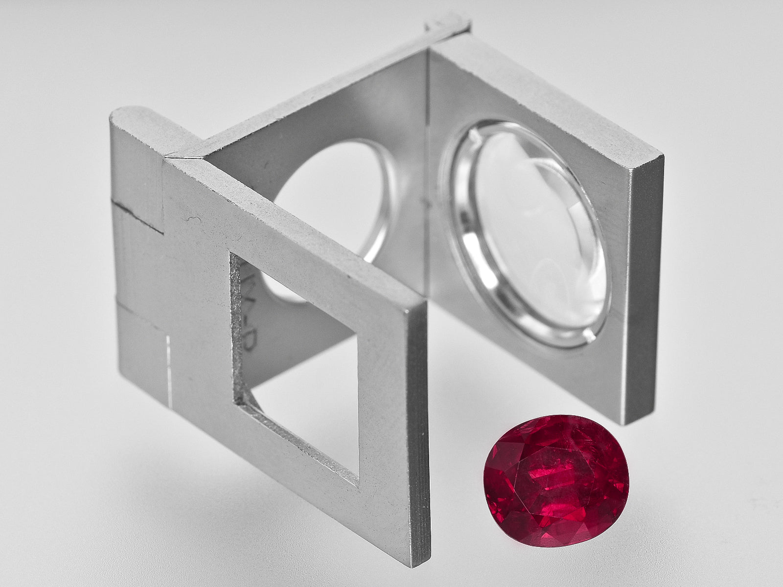 8800967-oval-blood-red-with-slight-purplish-hue-grs-mozambique-natural-ruby-5.00-ct