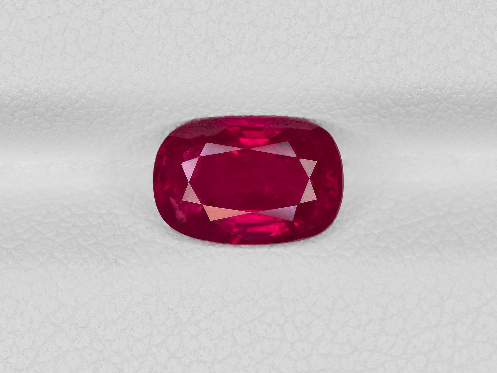 8800972-cushion-pigeon-blood-red-grs-burma-natural-ruby-1.68-ct