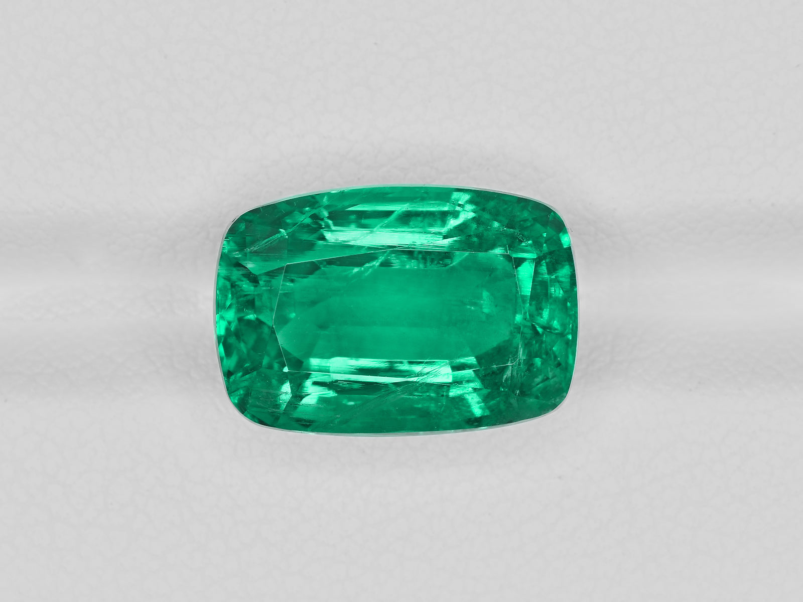 8801192-cushion-lustrous-intense-green-gia-zambia-natural-emerald-7.72-ct