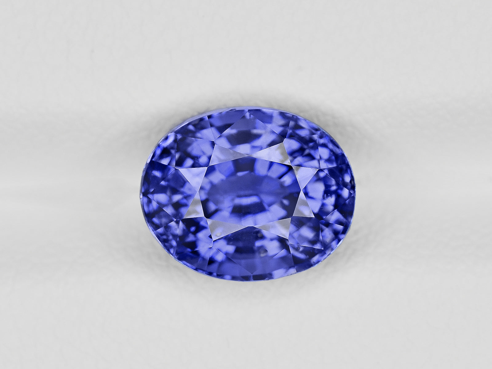 8801408-oval-fiery-blue-grs-gii-sri-lanka-natural-blue-sapphire-3.76-ct