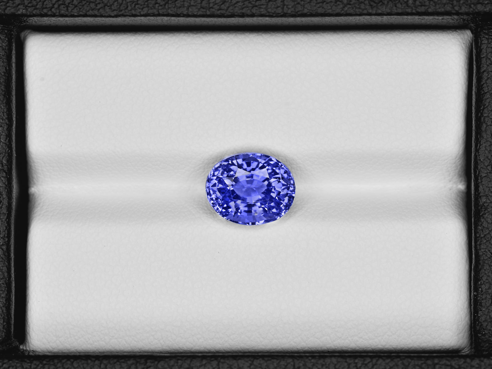 8801408-oval-fiery-blue-grs-gii-sri-lanka-natural-blue-sapphire-3.76-ct