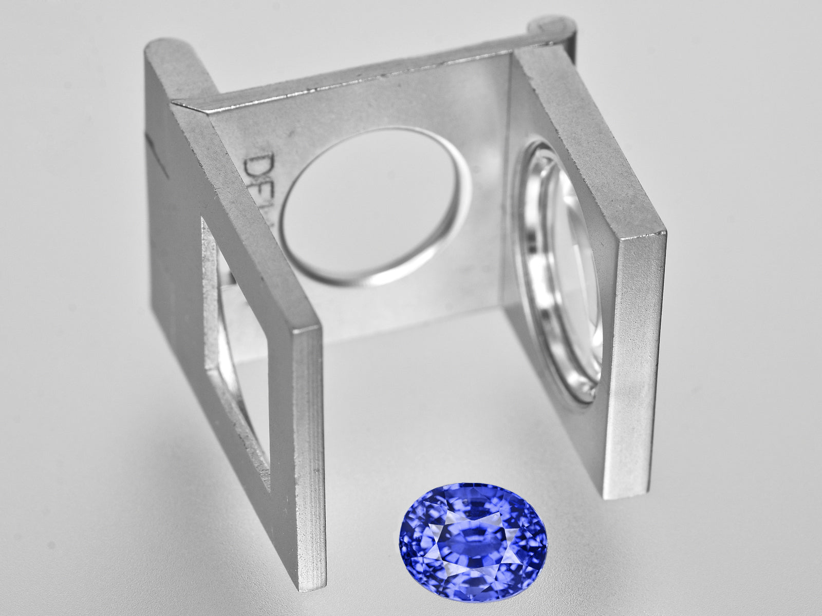 8801408-oval-fiery-blue-grs-gii-sri-lanka-natural-blue-sapphire-3.76-ct