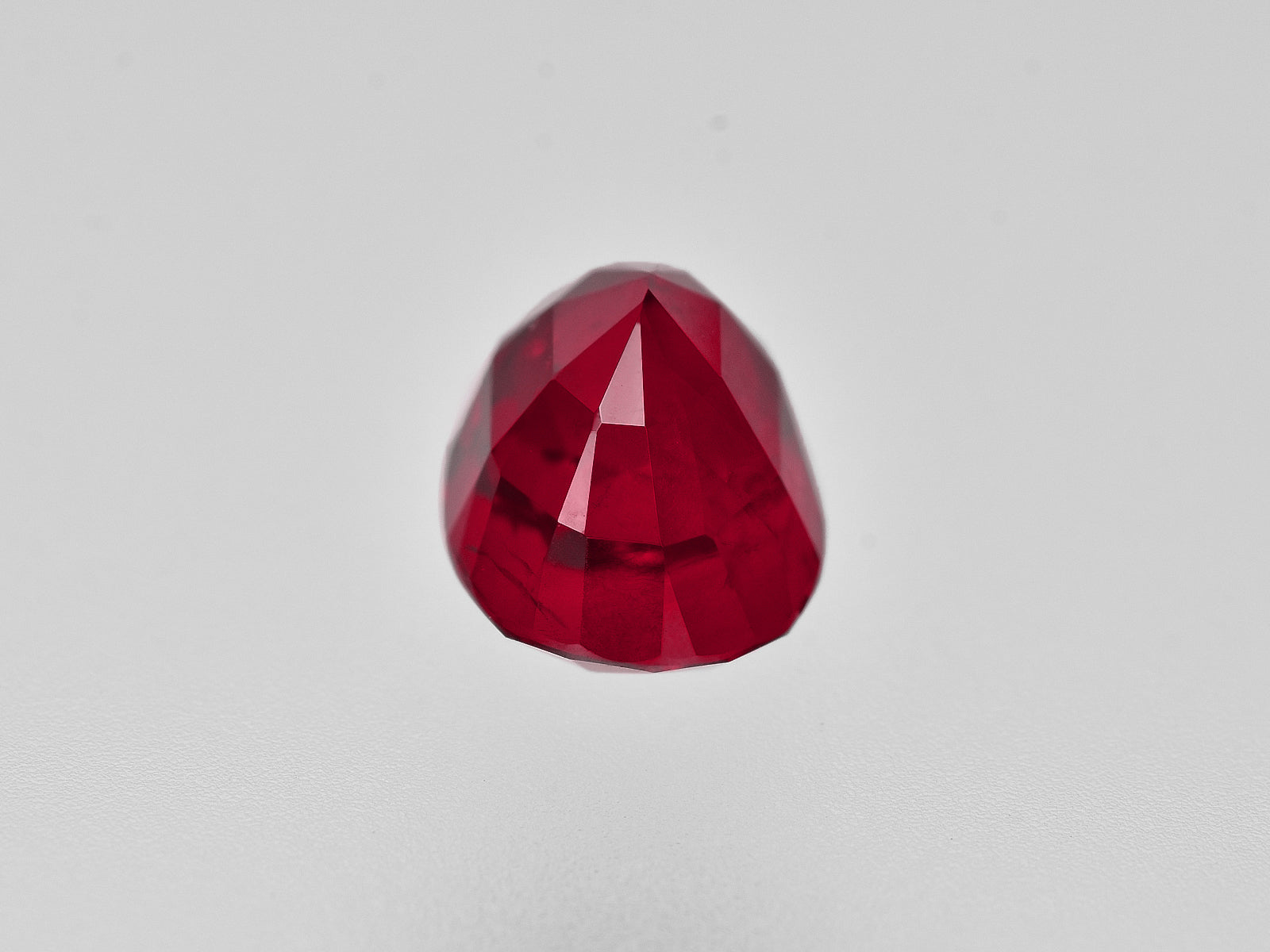 8801288-oval-fiery-intense-pigeon-blood-red-grs-madagascar-natural-ruby-2.42-ct