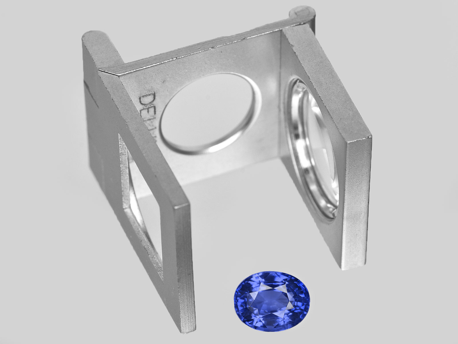 8801409-oval-cornflower-blue-grs-gii-sri-lanka-natural-blue-sapphire-2.96-ct