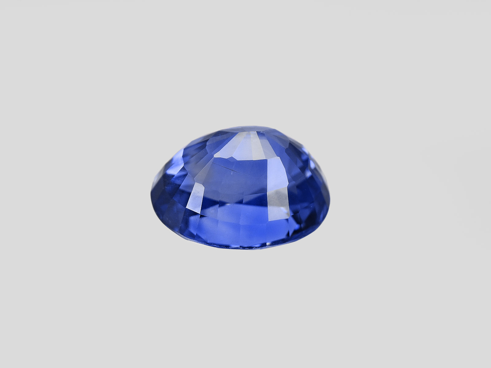 8801409-oval-cornflower-blue-grs-gii-sri-lanka-natural-blue-sapphire-2.96-ct