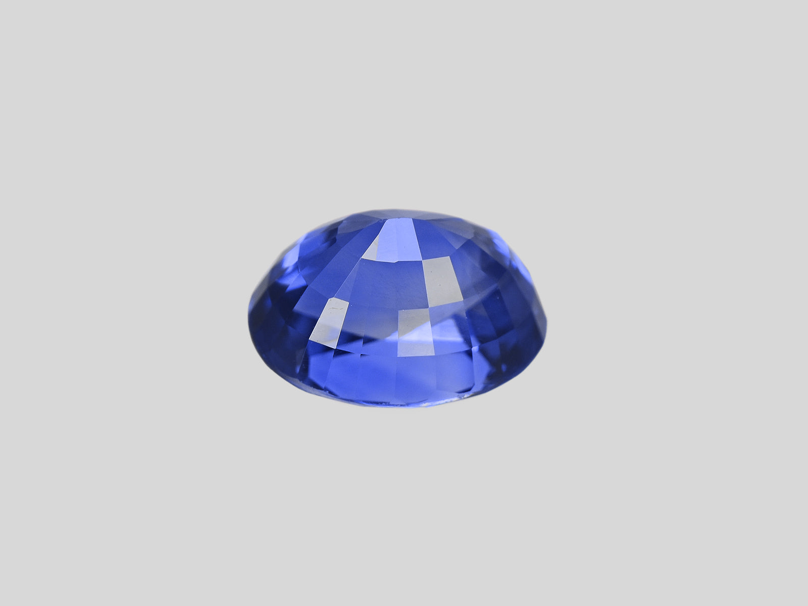 8801409-oval-cornflower-blue-grs-gii-sri-lanka-natural-blue-sapphire-2.96-ct