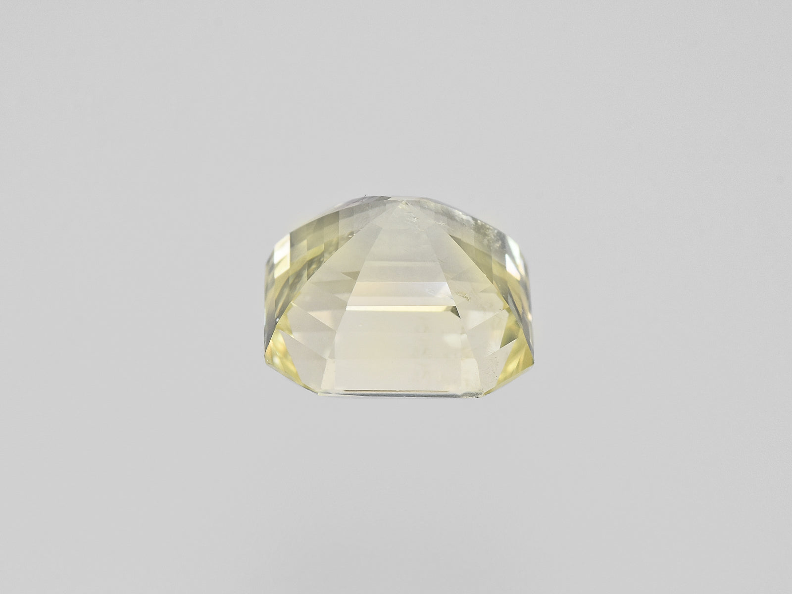 8801197-octagonal-very-light-yellow-gia-sri-lanka-natural-yellow-sapphire-9.52-ct