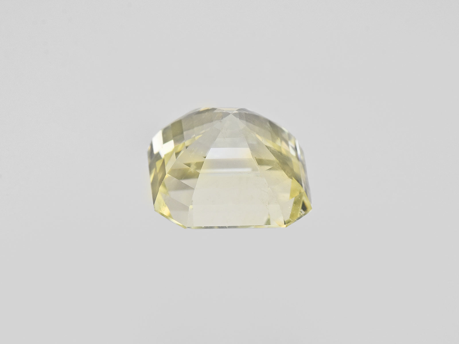 8801197-octagonal-very-light-yellow-gia-sri-lanka-natural-yellow-sapphire-9.52-ct