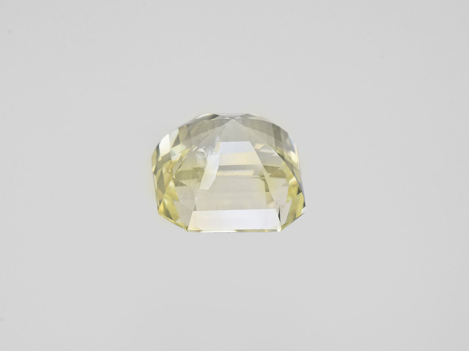 8801197-octagonal-very-light-yellow-gia-sri-lanka-natural-yellow-sapphire-9.52-ct