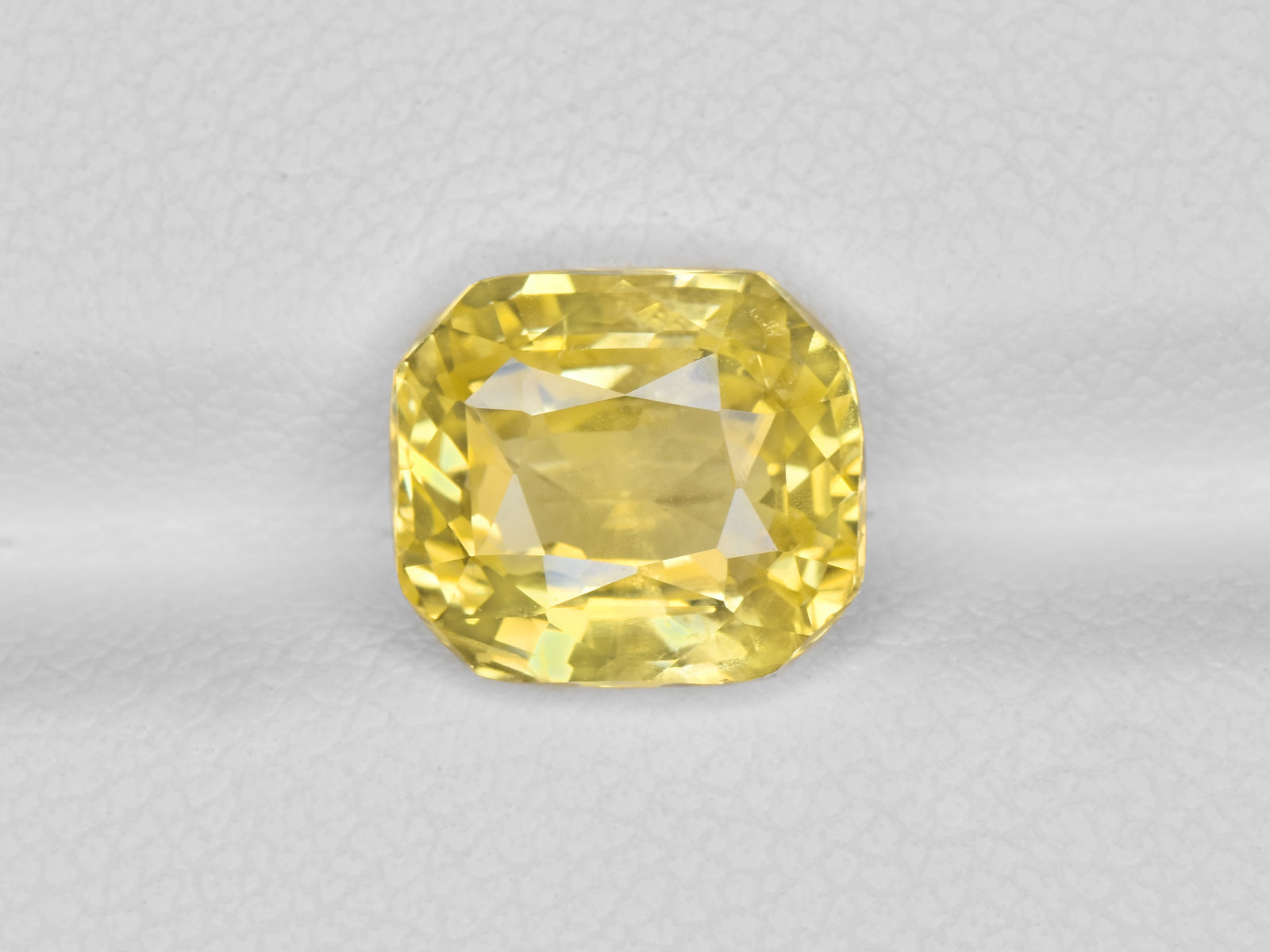 8801062-octagonal-intense-yellow-igi-sri-lanka-natural-yellow-sapphire-4.18-ct
