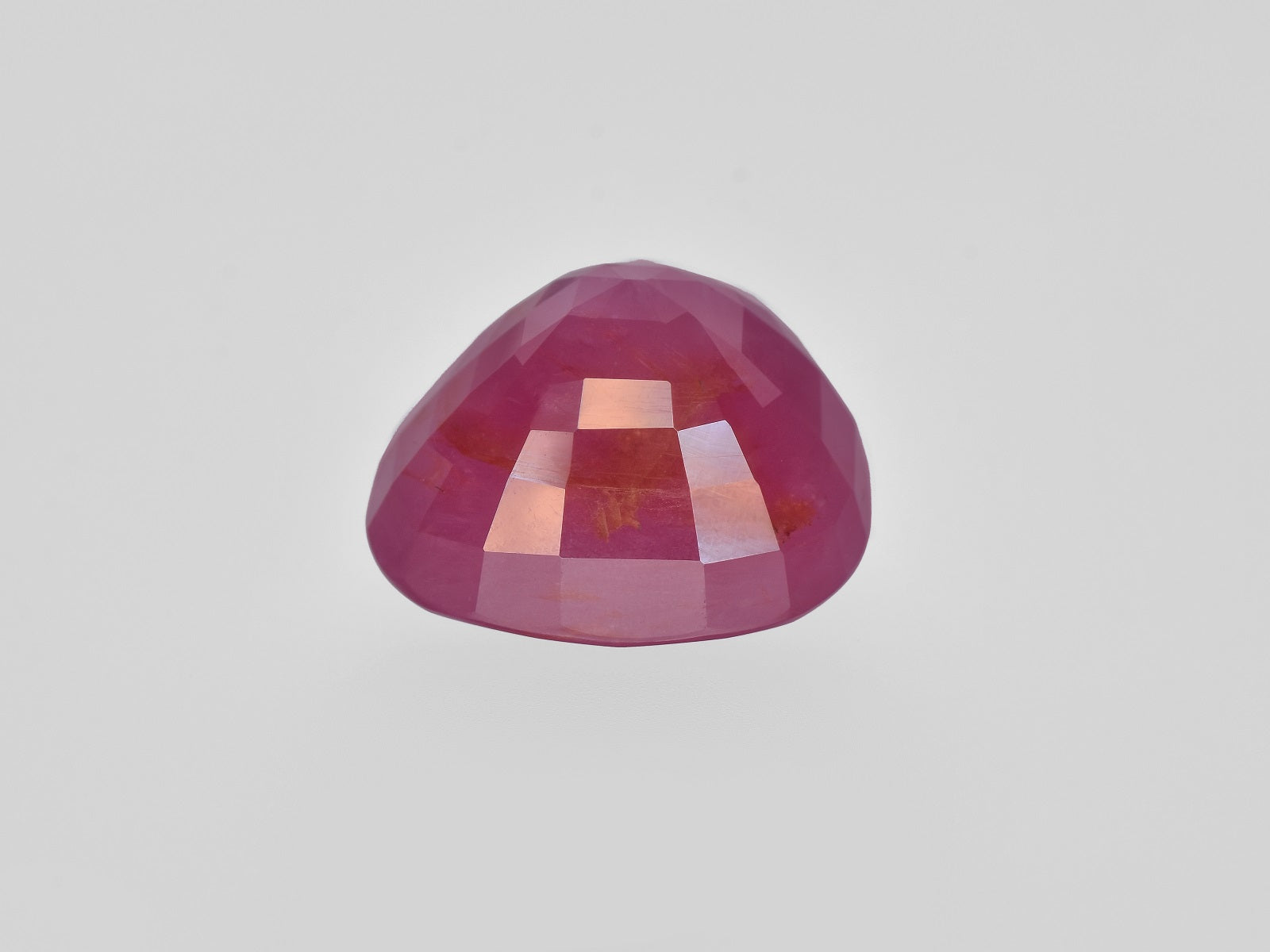 8801204-cushion-pinkish-red-gii-guinea-natural-ruby-29.40-ct