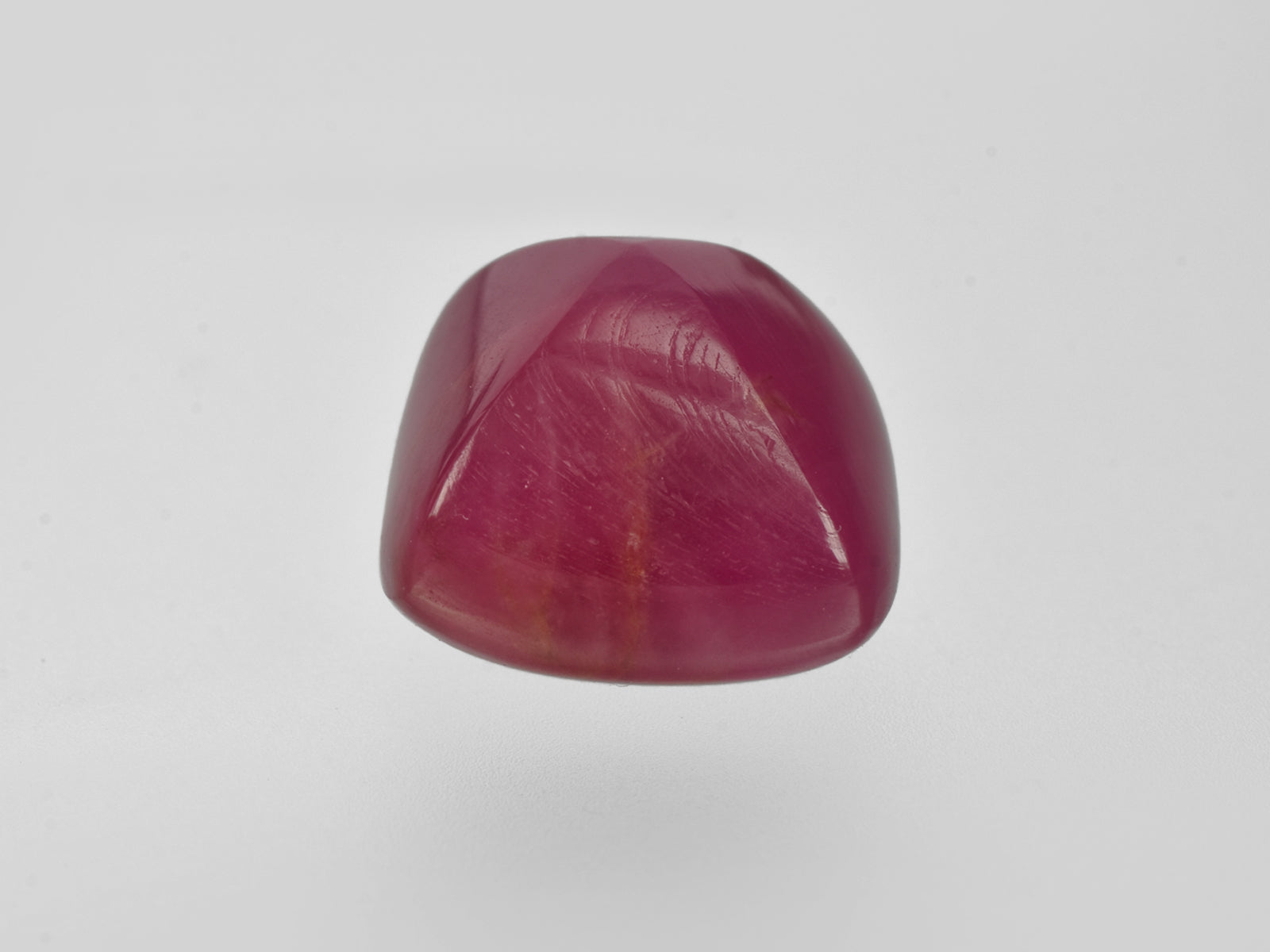 8801208-cabochon-pinkish-red-gii-guinea-natural-ruby-18.48-ct
