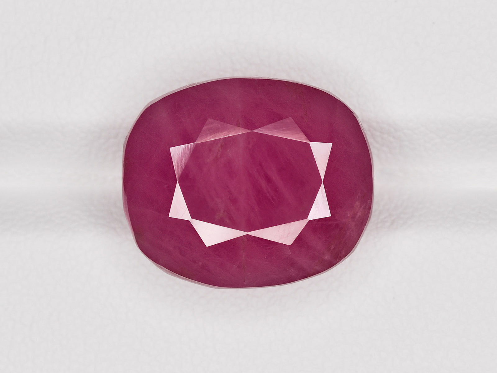 8801209-cushion-deep-pinkish-red-gii-guinea-natural-ruby-18.22-ct