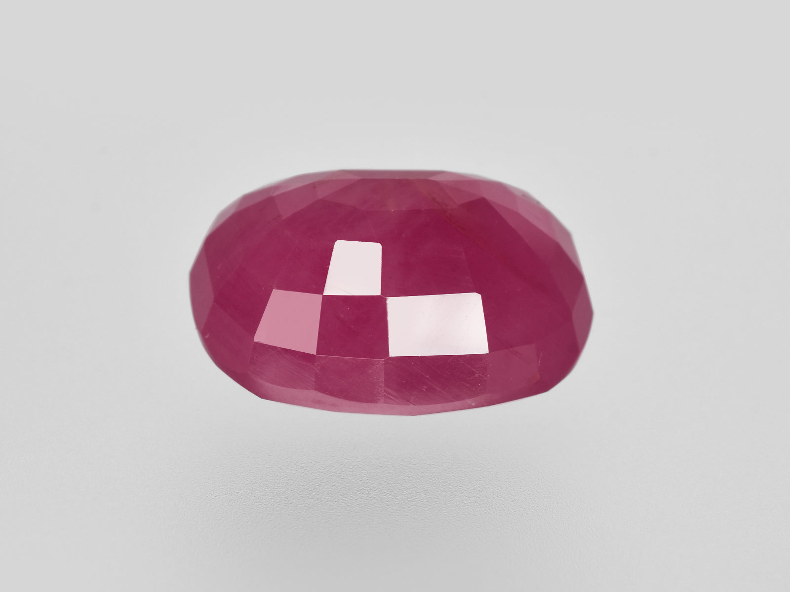 8801209-cushion-deep-pinkish-red-gii-guinea-natural-ruby-18.22-ct