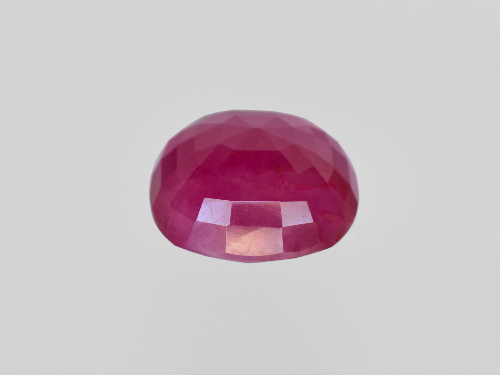 8801211-cushion-deep-pinkish-red-gii-guinea-natural-ruby-14.95-ct