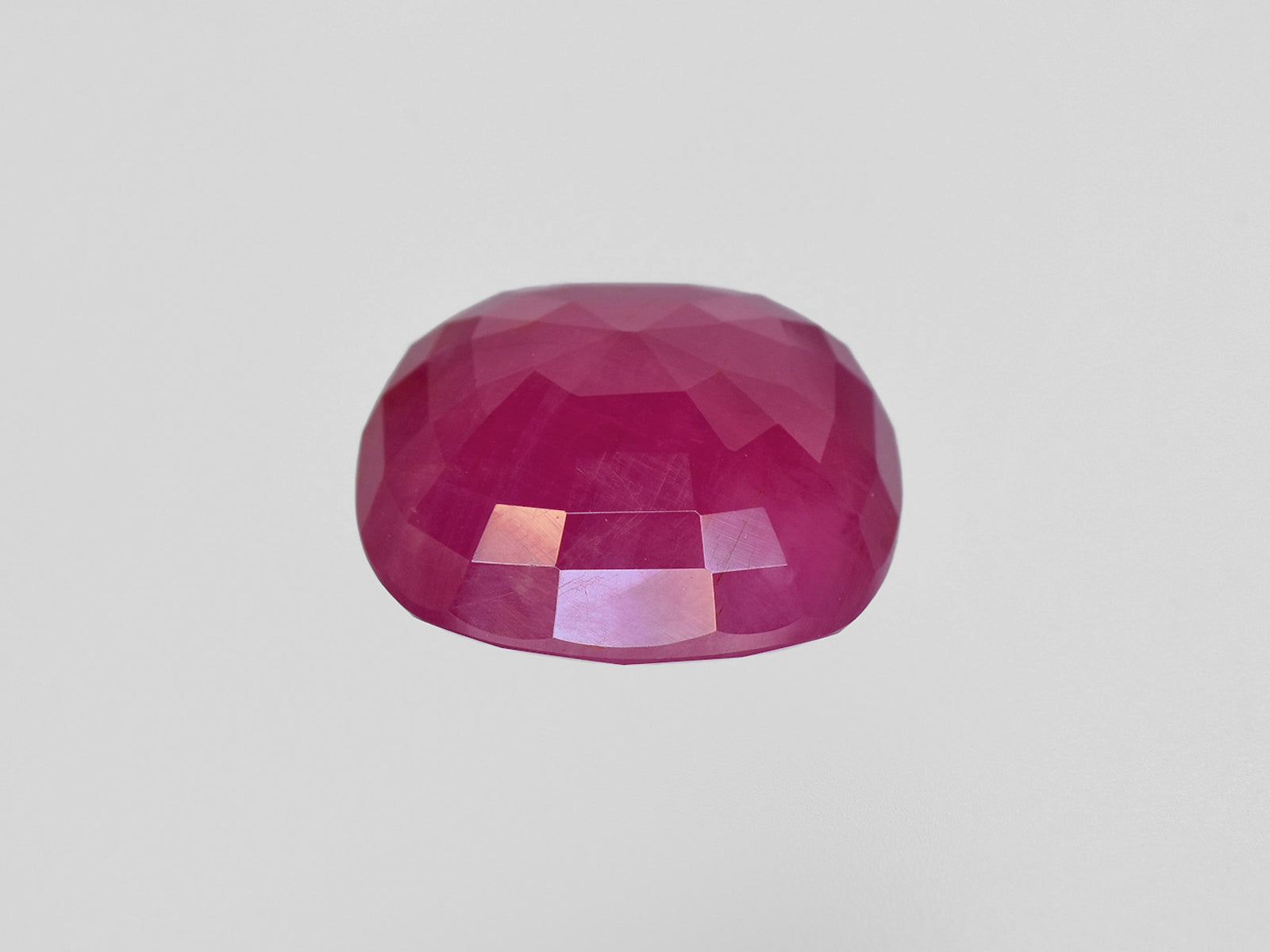 8801211-cushion-deep-pinkish-red-gii-guinea-natural-ruby-14.95-ct