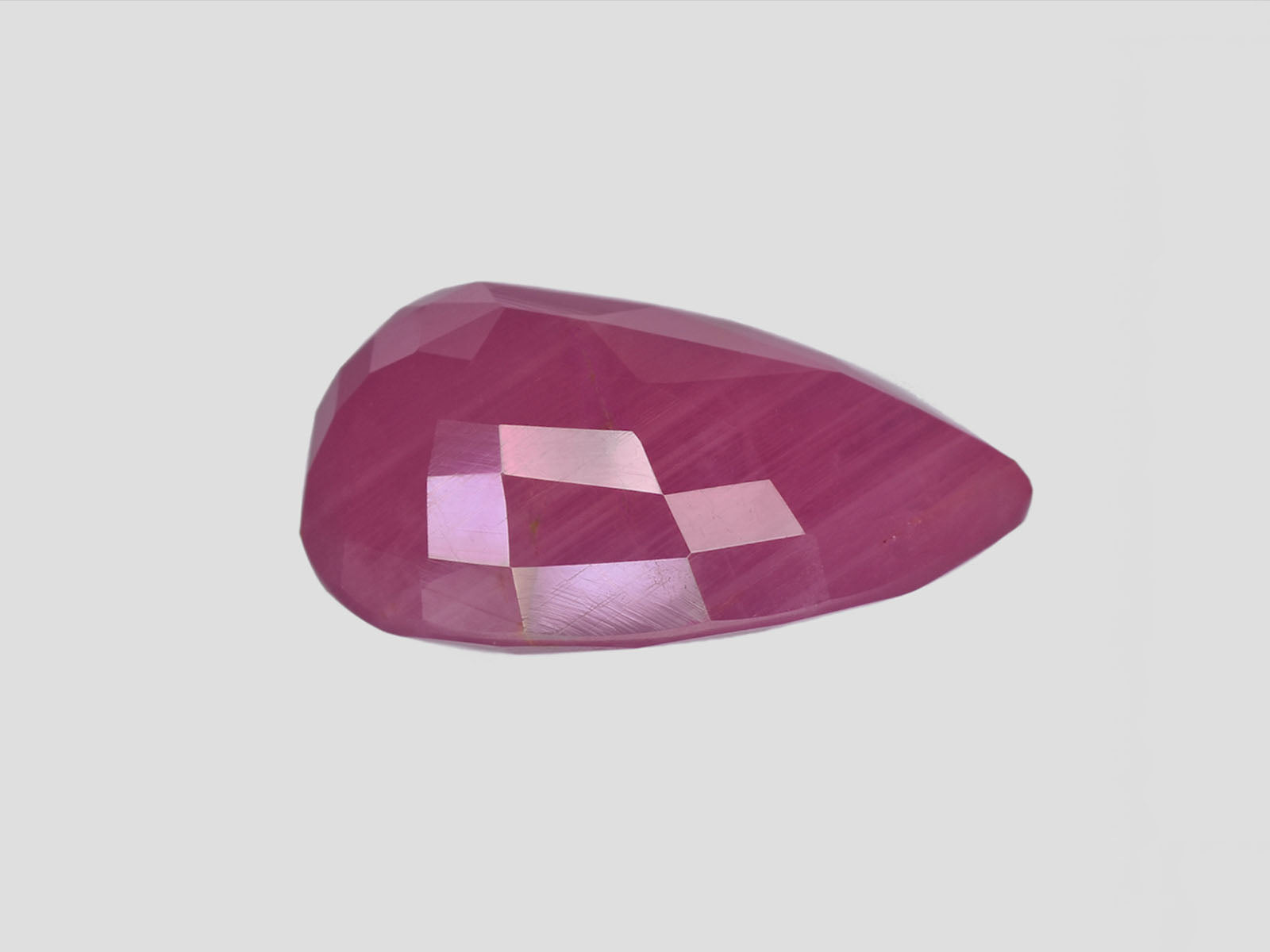 8801213-pear-pinkish-red-gii-guinea-natural-ruby-14.71-ct