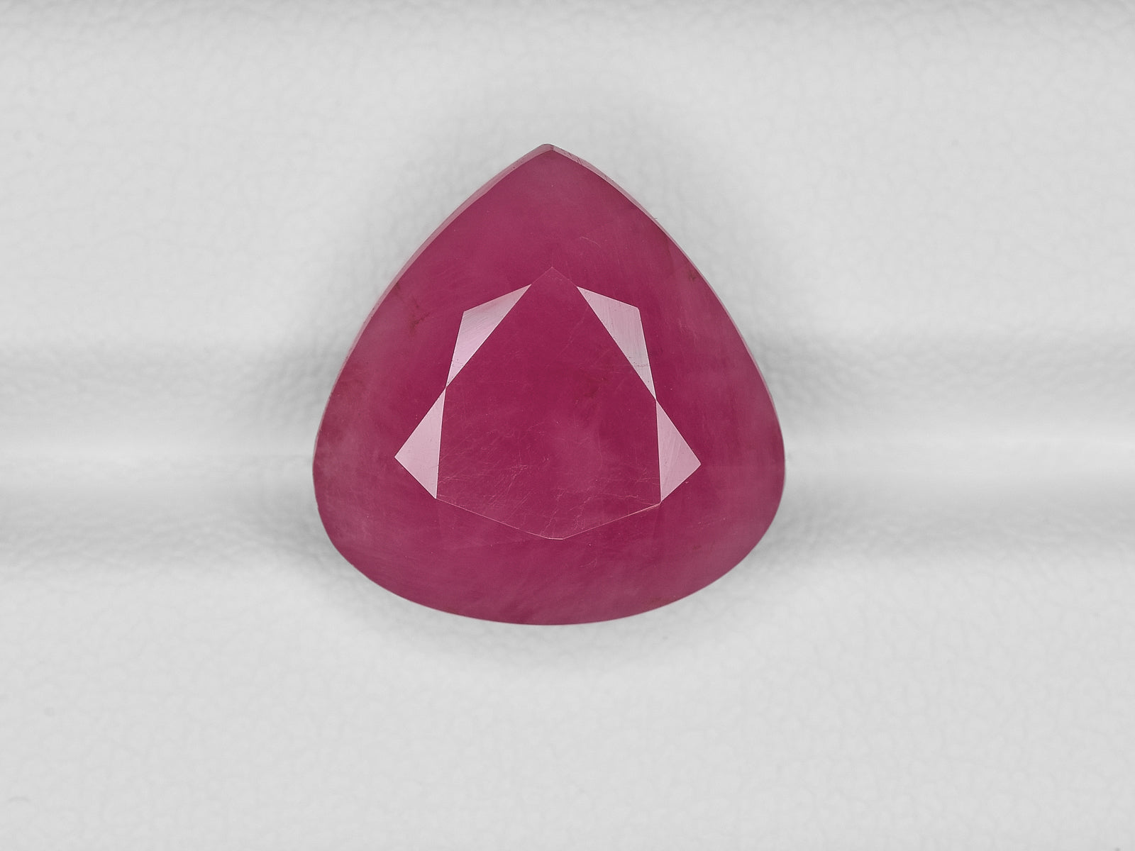 8801215-heart-pinkish-red-gii-guinea-natural-ruby-13.98-ct