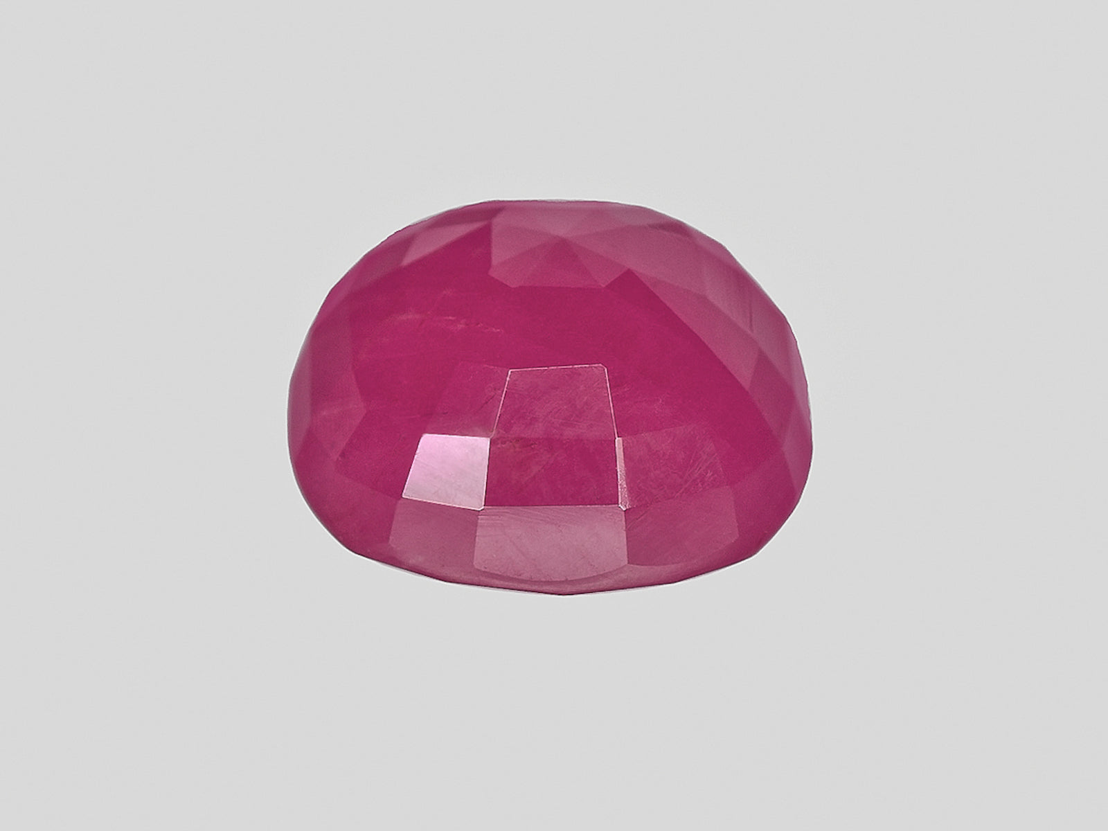 8801216-cushion-deep-pinkish-red-gii-guinea-natural-ruby-13.68-ct