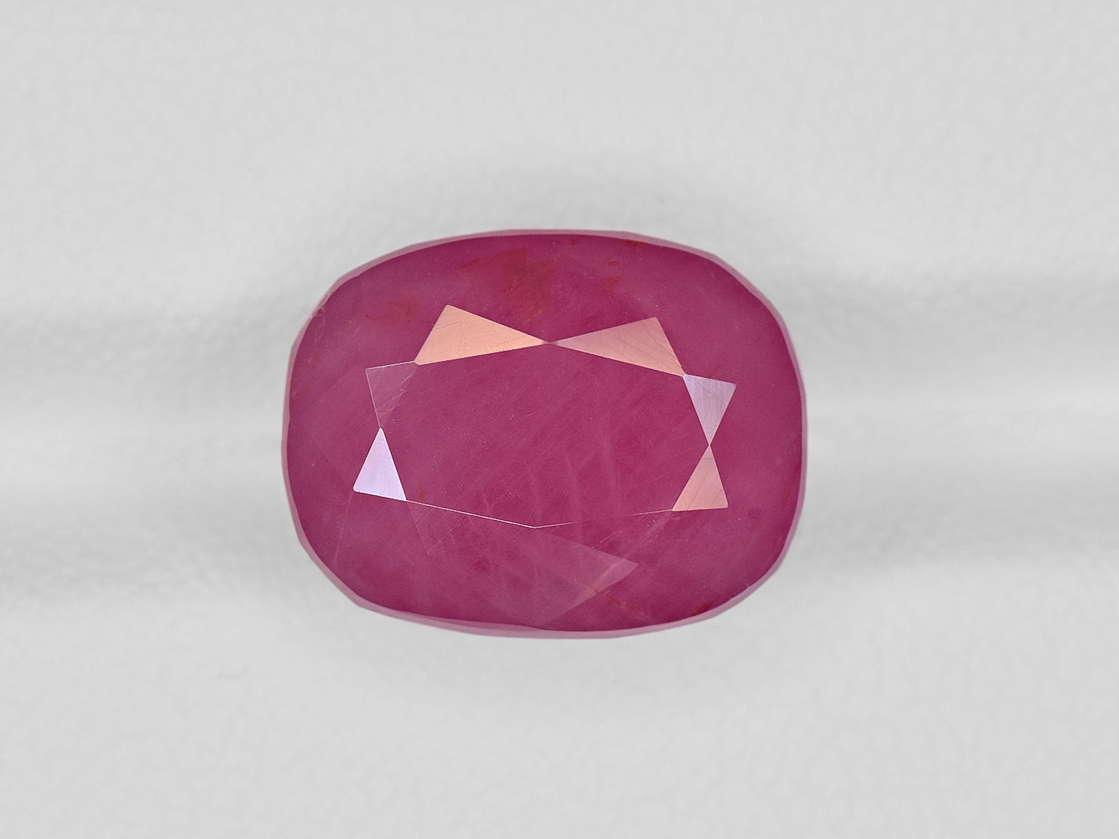 8801220-cushion-pinkish-red-gii-guinea-natural-ruby-9.64-ct