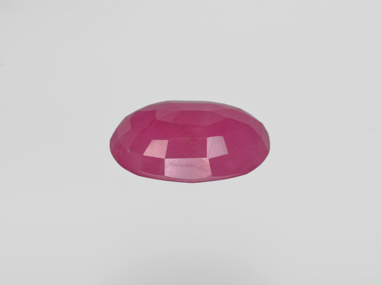 8801226-oval-pinkish-red-igi-guinea-natural-ruby-7.78-ct