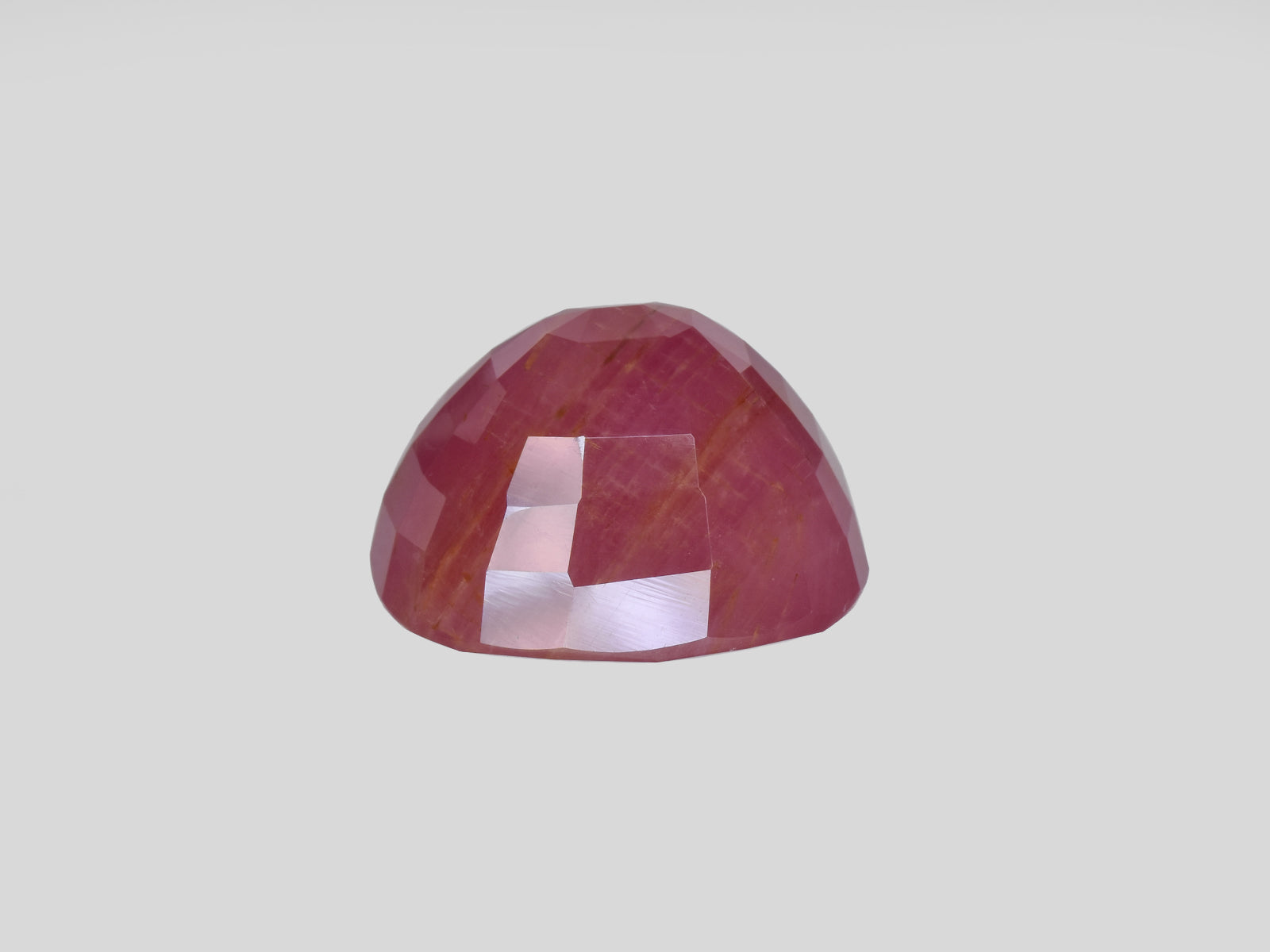 8801239-cushion-pinkish-red-with-orange-staining-gii-guinea-natural-ruby-29.63-ct