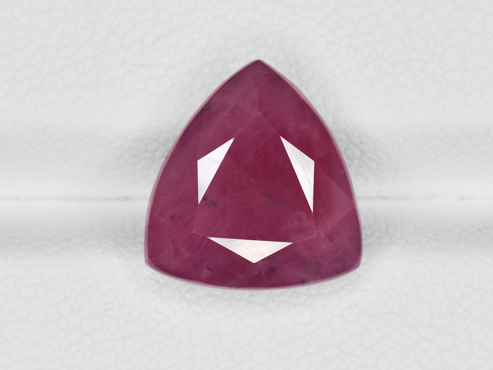 8801261-triangular-pinkish-red-gii-guinea-natural-ruby-7.76-ct