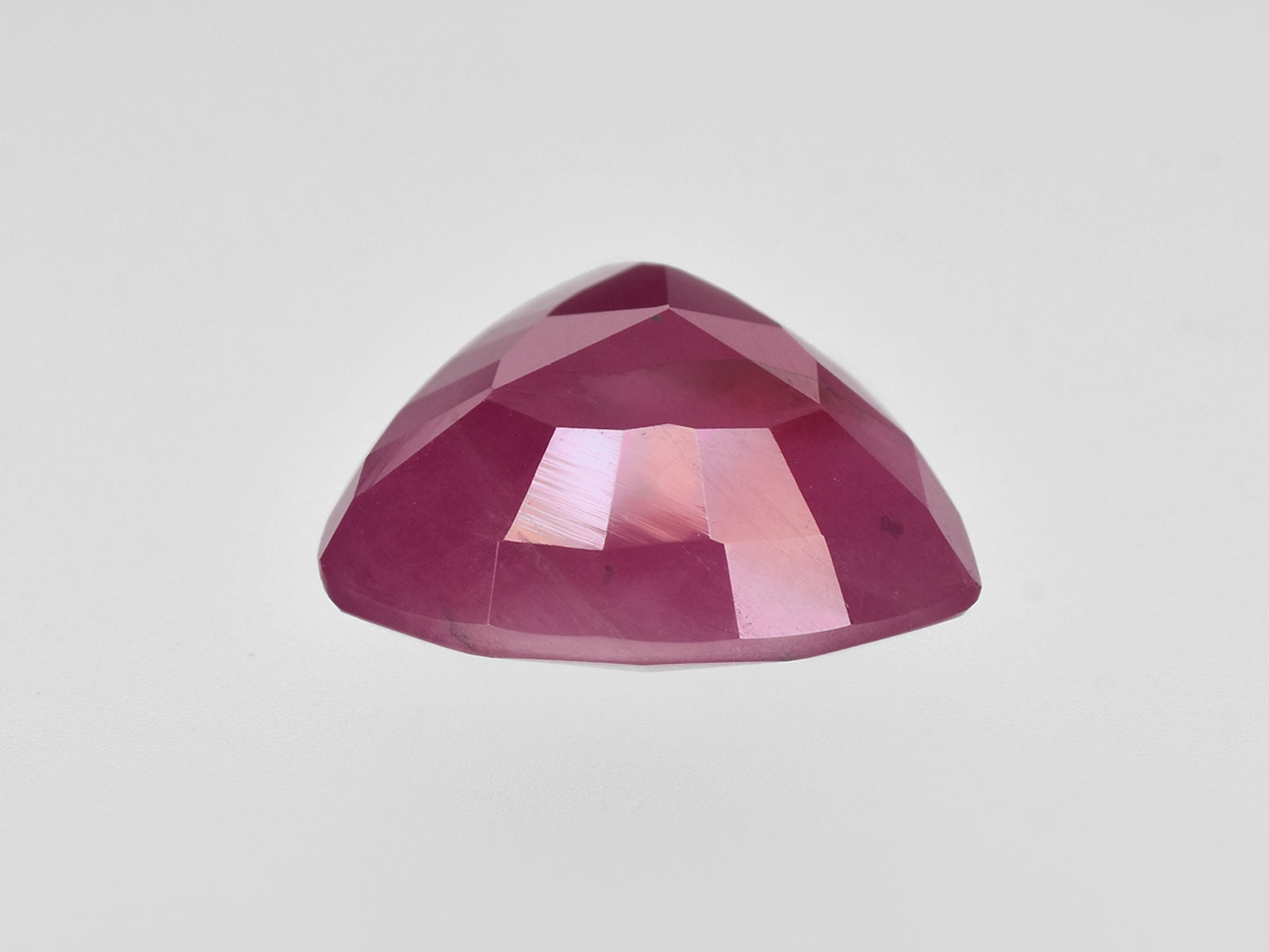 8801261-triangular-pinkish-red-gii-guinea-natural-ruby-7.76-ct
