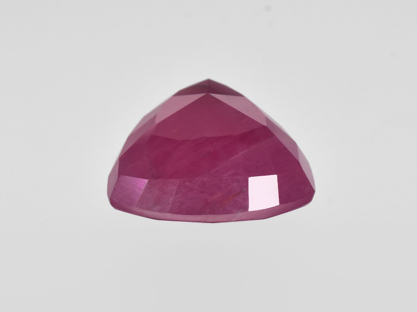 8801261-triangular-pinkish-red-gii-guinea-natural-ruby-7.76-ct