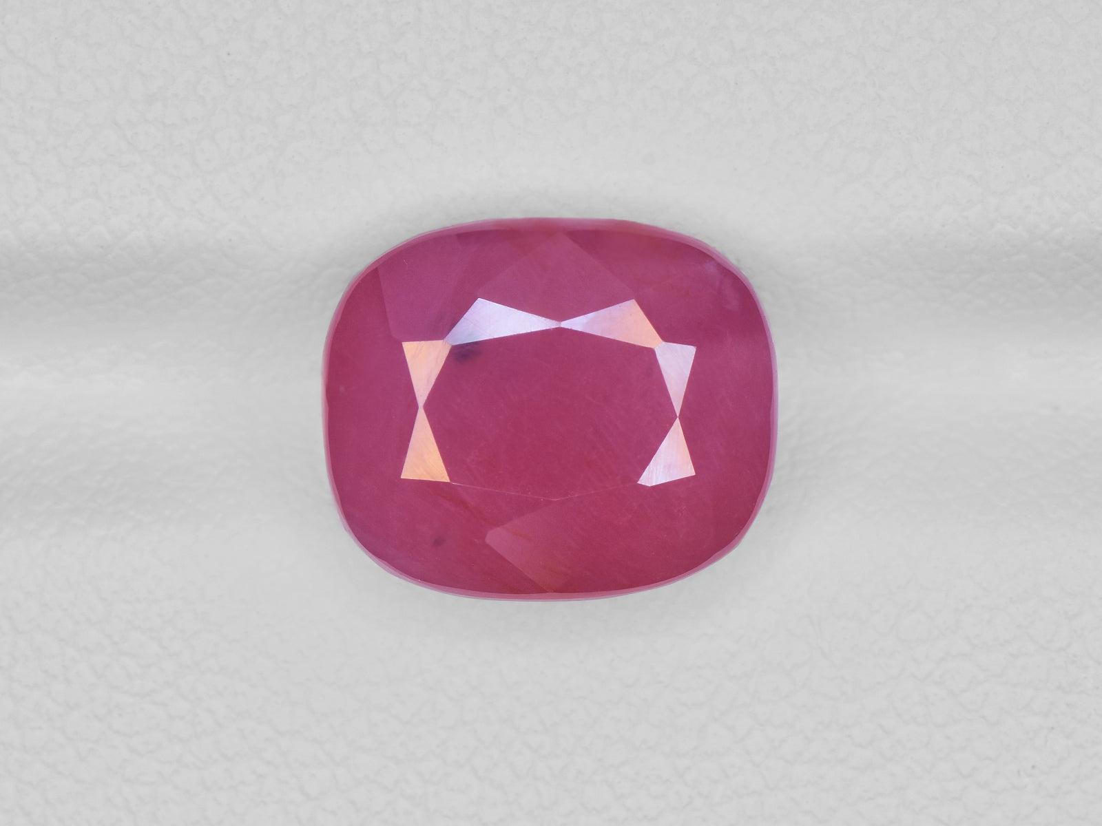 8801262-cushion-lively-pinkish-red-igi-guinea-natural-ruby-6.38-ct