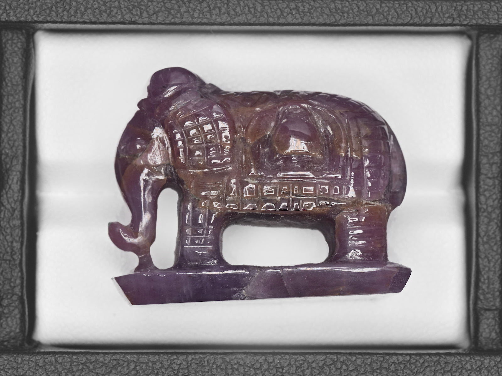 8801456-carved-purple-red-gii-liberia-natural-ruby-103.36-ct