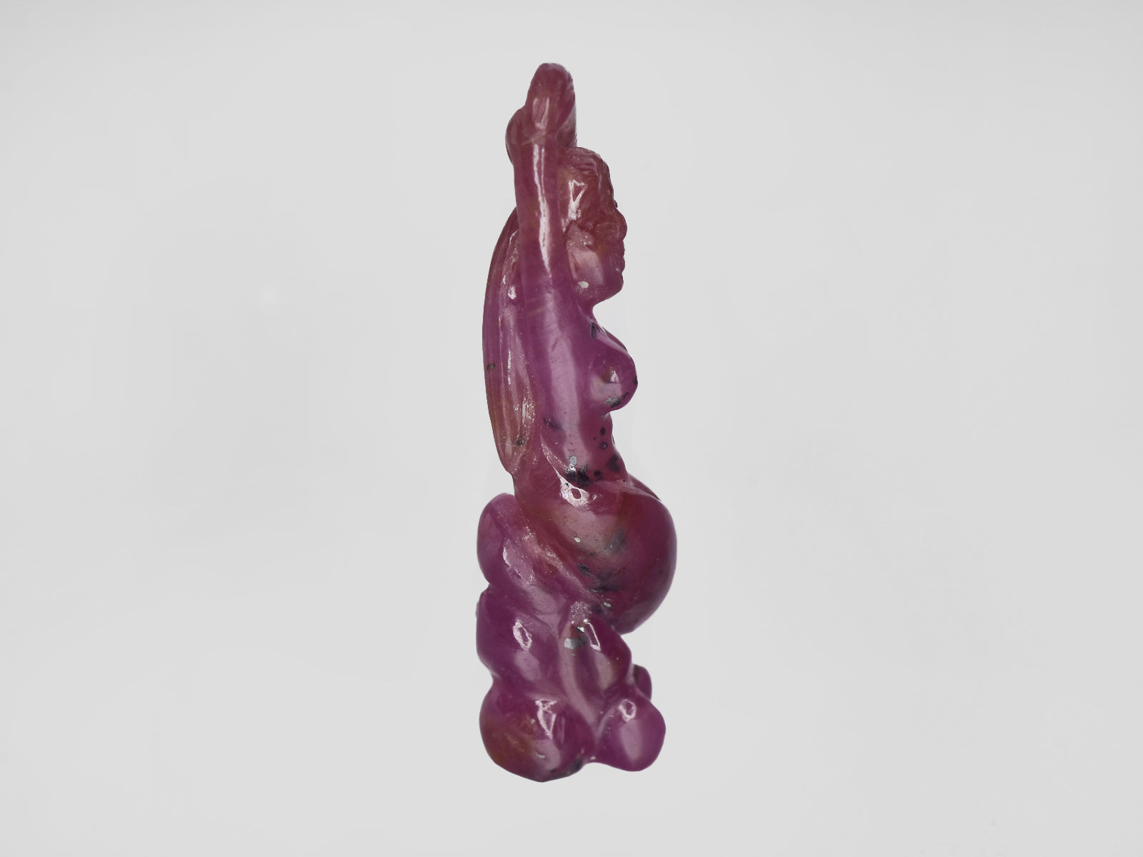 8801540-carved-purplish-red-gii-guinea-natural-ruby-17.56-ct