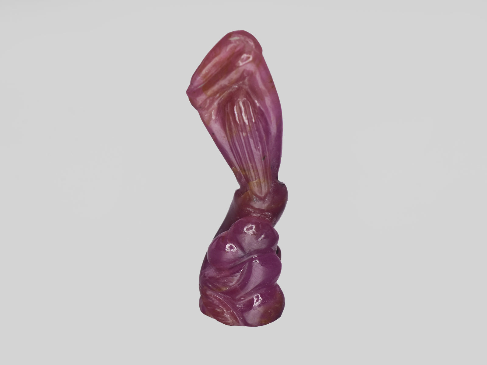 8801540-carved-purplish-red-gii-guinea-natural-ruby-17.56-ct