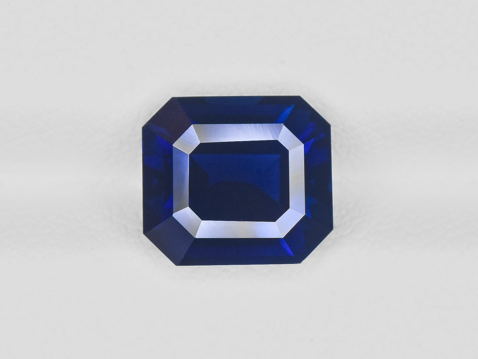 8801168-octagonal-deep-intense-royal-blue-grs-madagascar-natural-blue-sapphire-5.25-ct