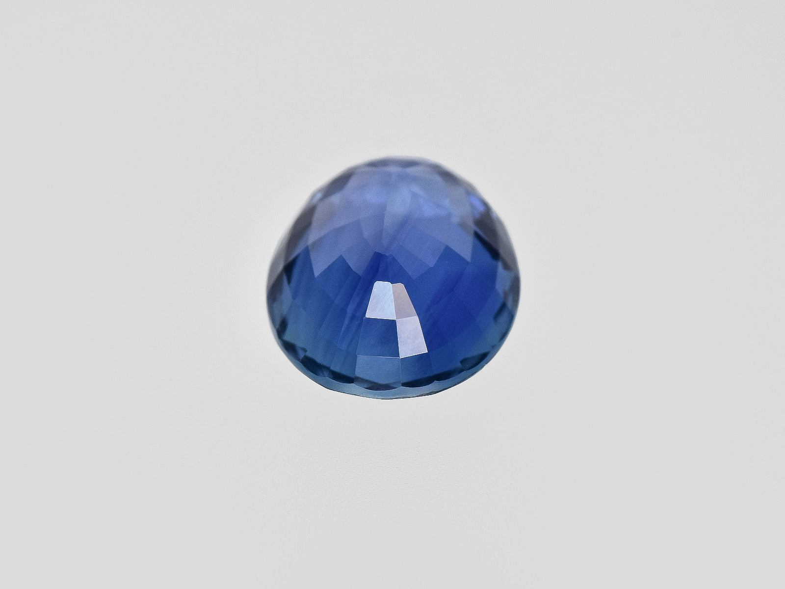 8801172-oval-deep-blue-grs-madagascar-natural-blue-sapphire-4.06-ct