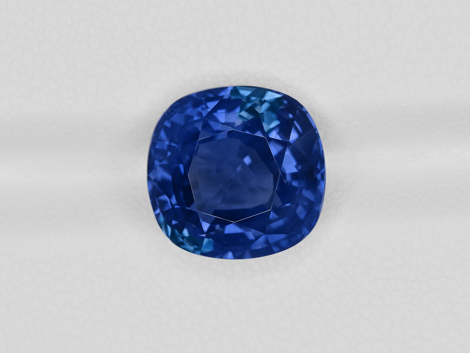 8801180-cushion-rich-velvety-cornflower-blue-grs-sri-lanka-natural-blue-sapphire-8.87-ct