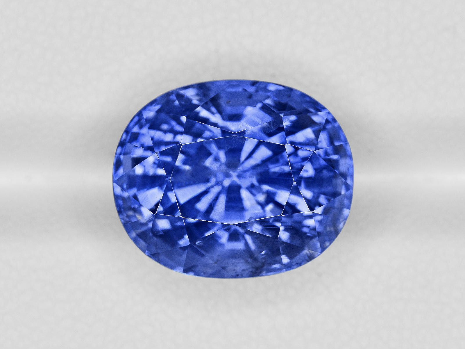 8801182-oval-fiery-vivid-blue-grs-sri-lanka-natural-blue-sapphire-16.00-ct
