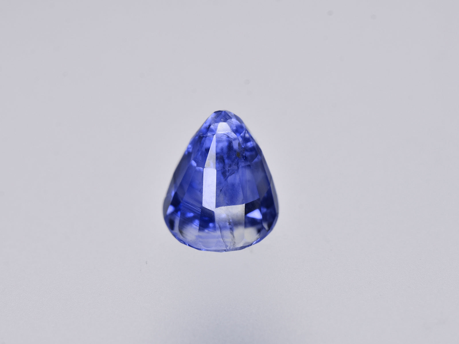 8801935-oval-intense-cornflower-blue-ssef-gubelin-agl-grs-kashmir-natural-blue-sapphire-3.74-ct
