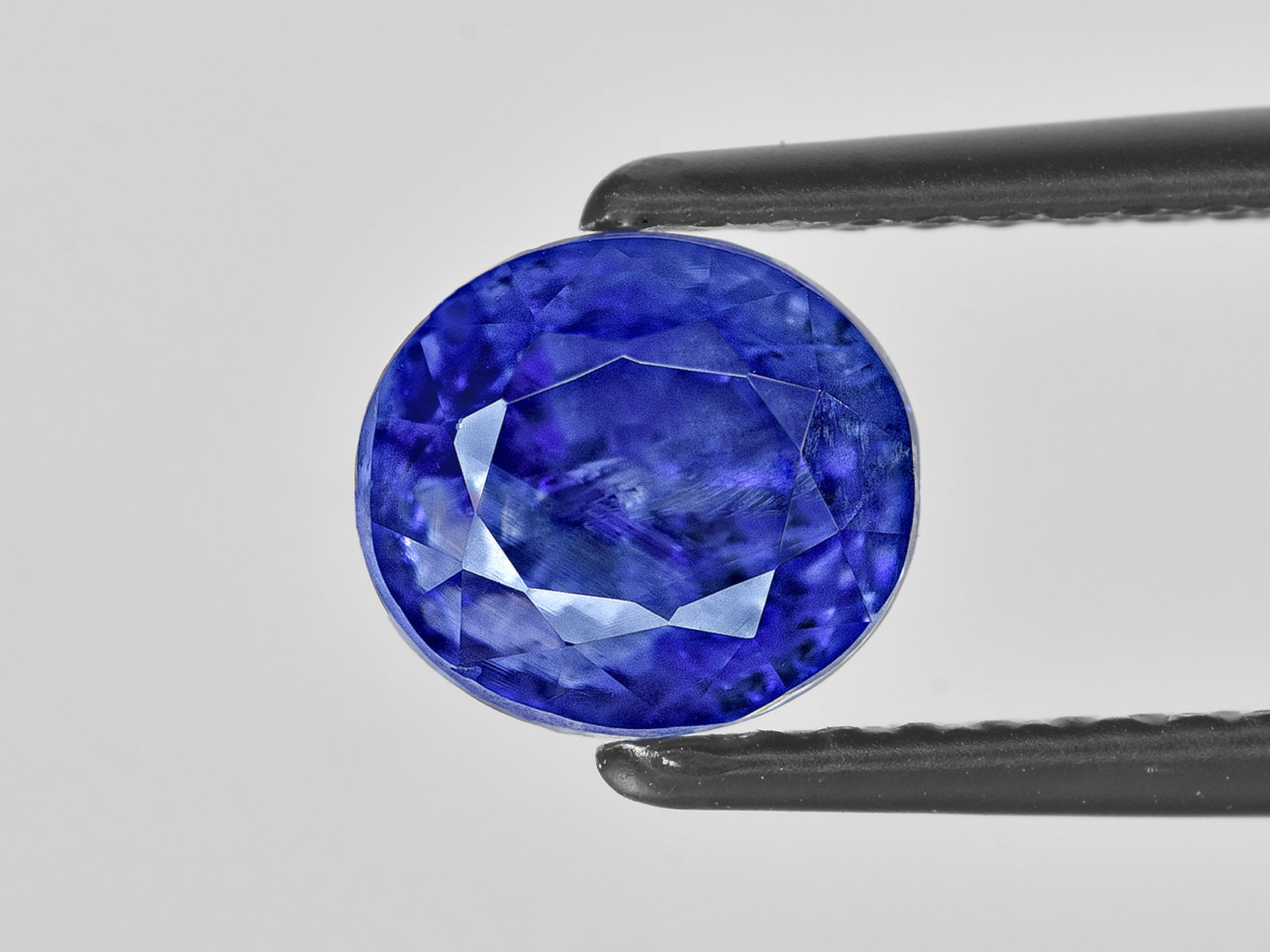 8801935-oval-intense-cornflower-blue-ssef-gubelin-agl-grs-kashmir-natural-blue-sapphire-3.74-ct