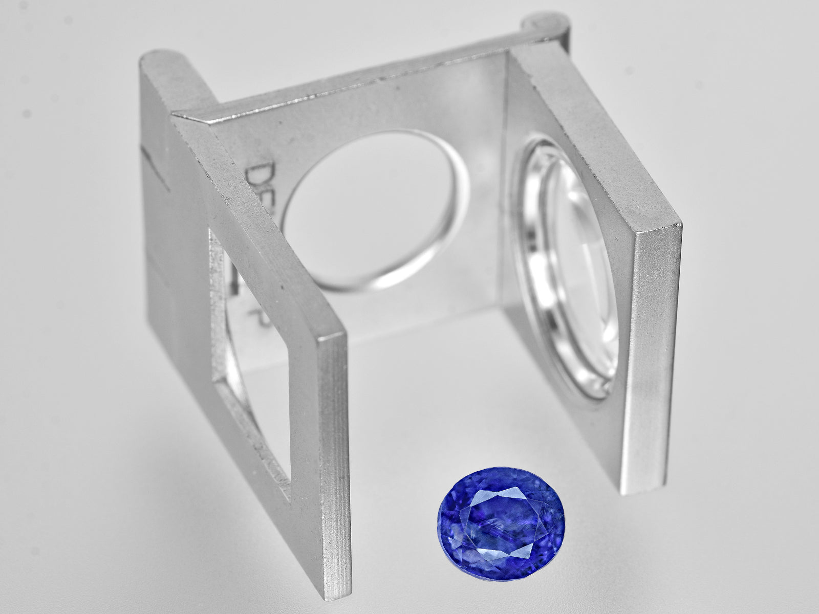 8801935-oval-intense-cornflower-blue-ssef-gubelin-agl-grs-kashmir-natural-blue-sapphire-3.74-ct