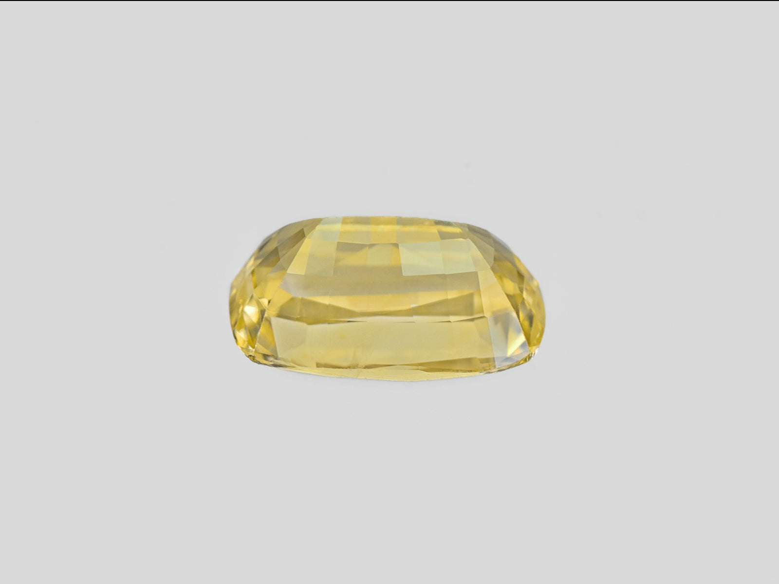 8801444-cushion-lustrous-intense-yellow-igi-sri-lanka-natural-yellow-sapphire-3.15-ct