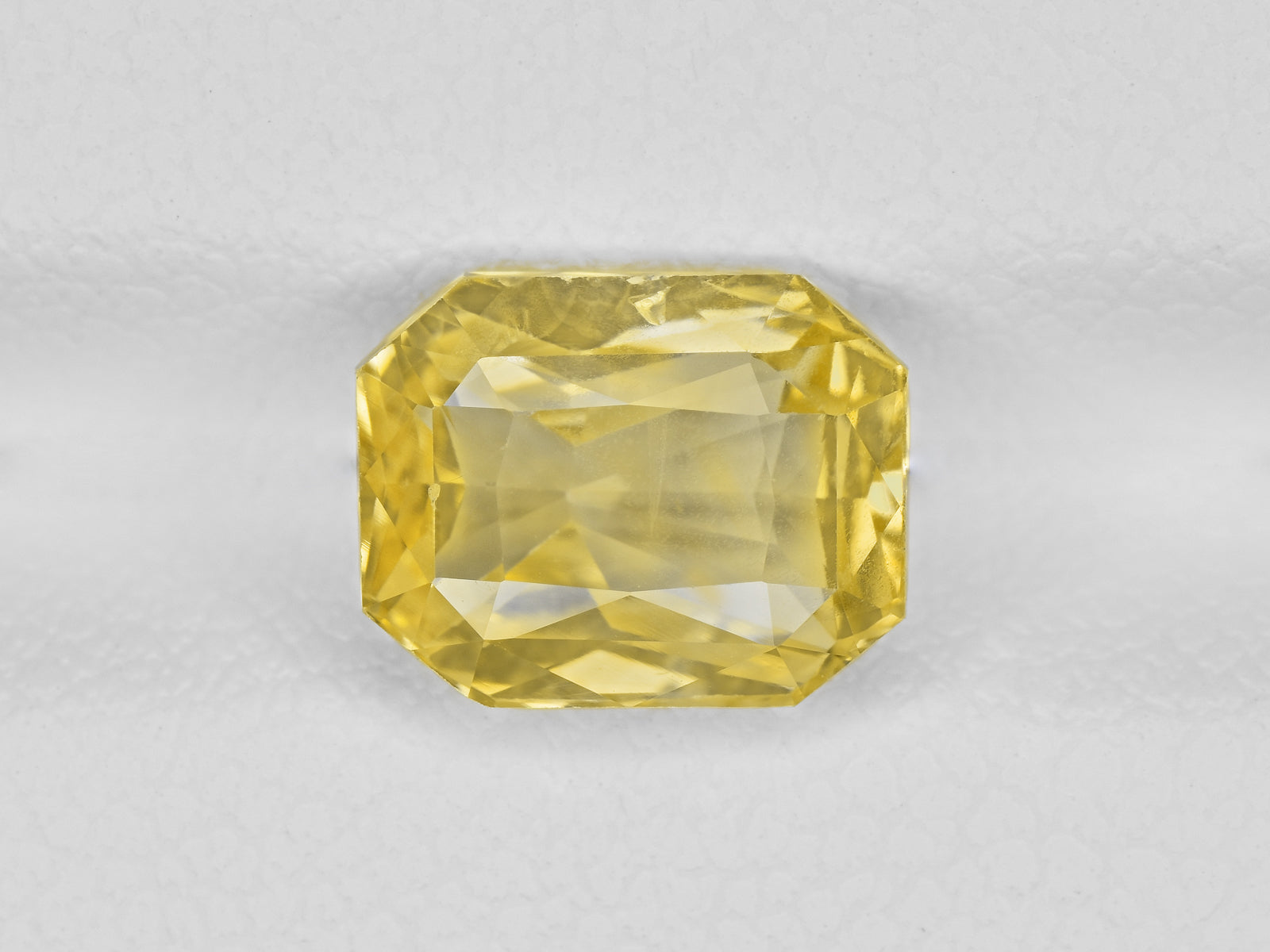8801445-octagonal-medium-yellow-igi-sri-lanka-natural-yellow-sapphire-3.02-ct