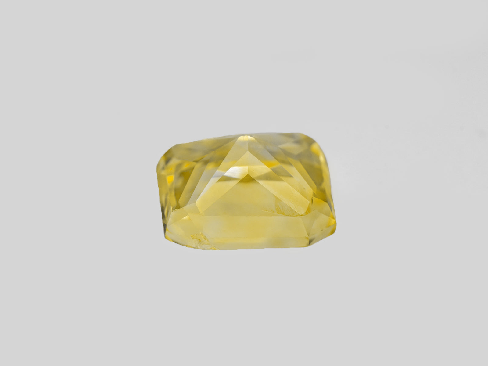8801446-octagonal-lustrous-yellow-igi-sri-lanka-natural-yellow-sapphire-3.56-ct