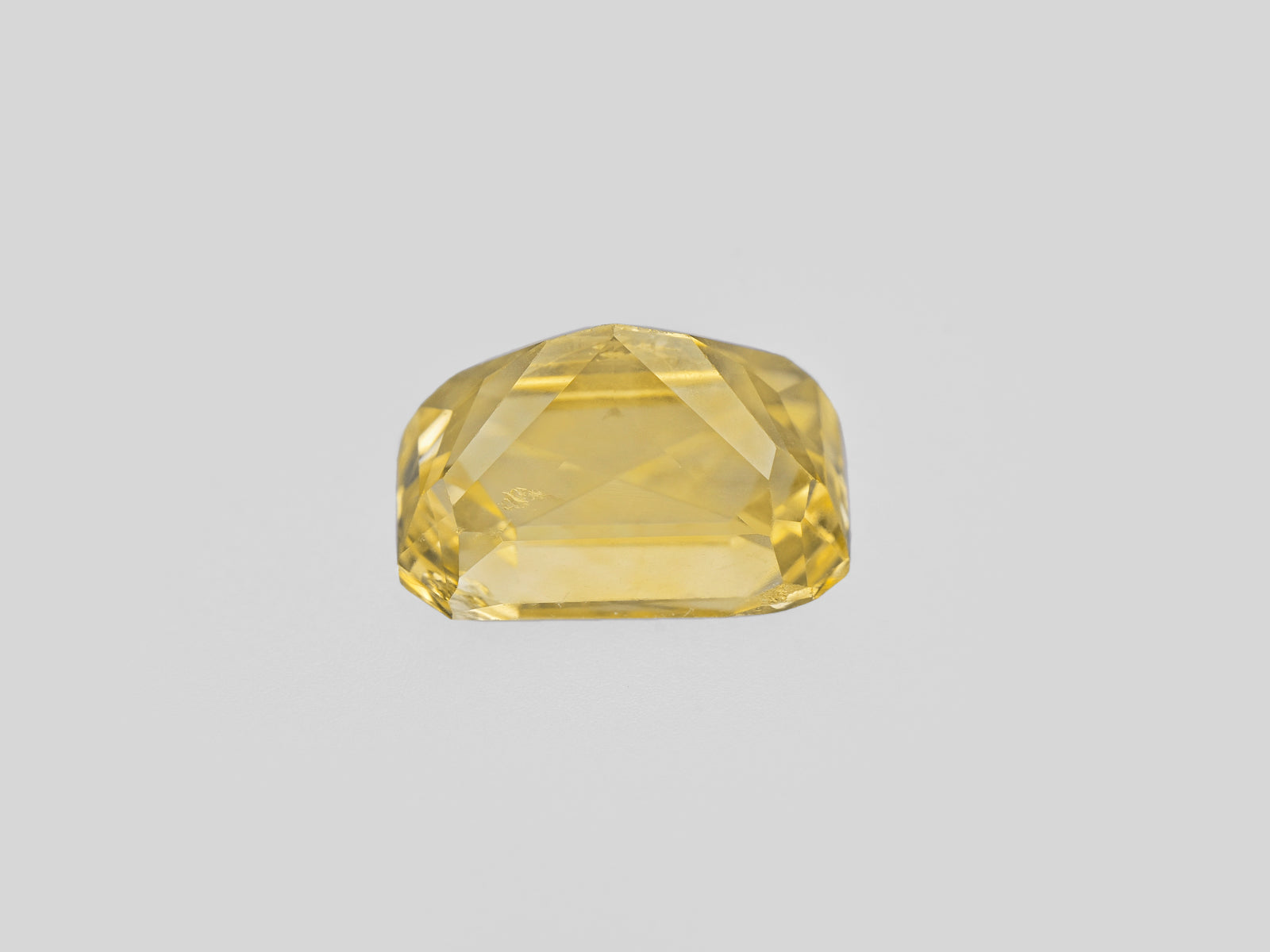 8801447-octagonal-lustrous-yellow-igi-sri-lanka-natural-yellow-sapphire-3.15-ct