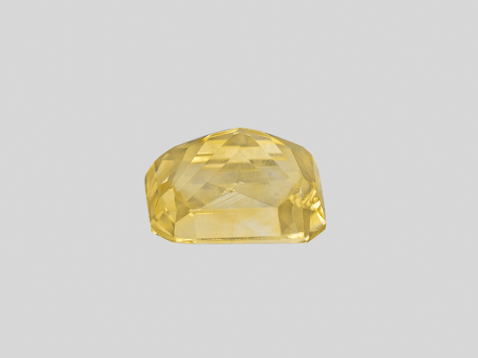 8801447-octagonal-lustrous-yellow-igi-sri-lanka-natural-yellow-sapphire-3.15-ct