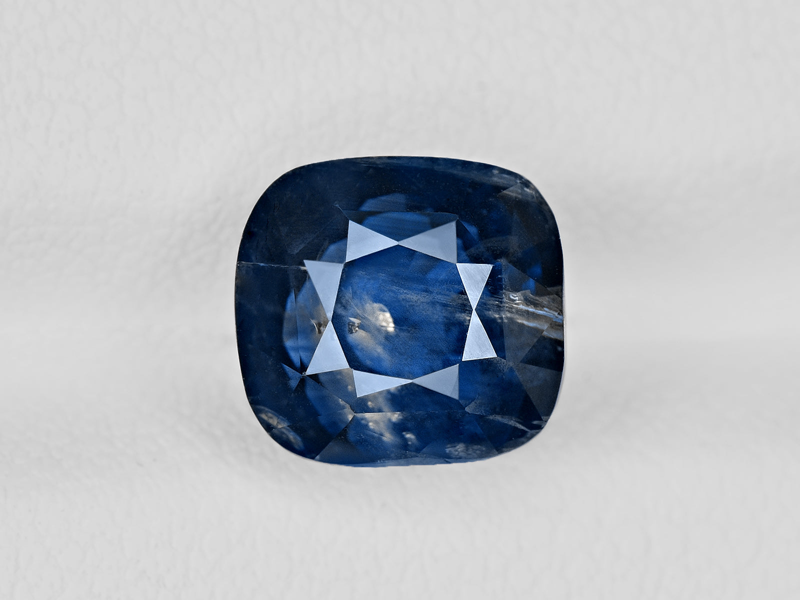 8801884-cushion-dark-blue-gia-kashmir-natural-blue-sapphire-5.10-ct