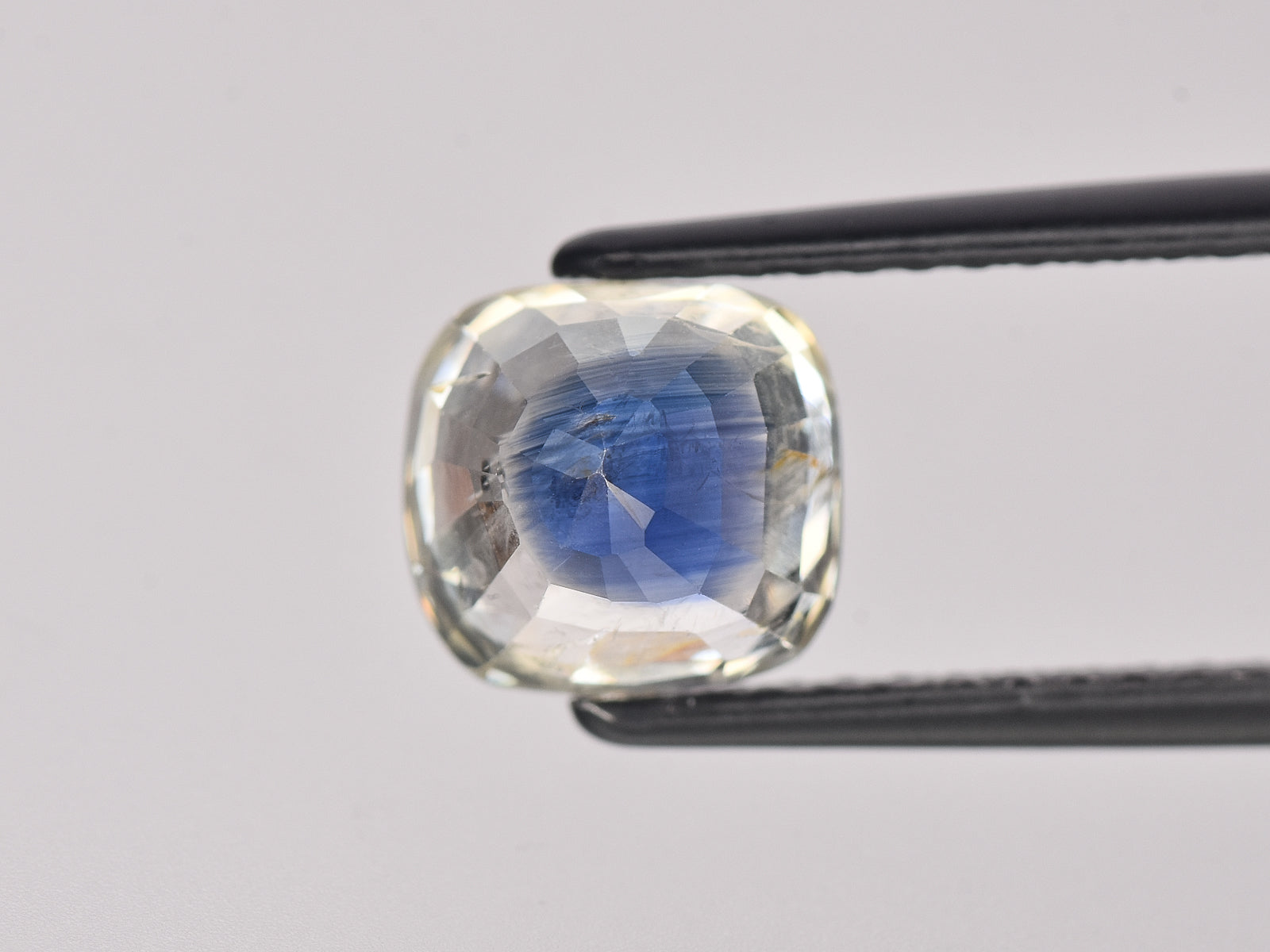 8801884-cushion-dark-blue-gia-kashmir-natural-blue-sapphire-5.10-ct