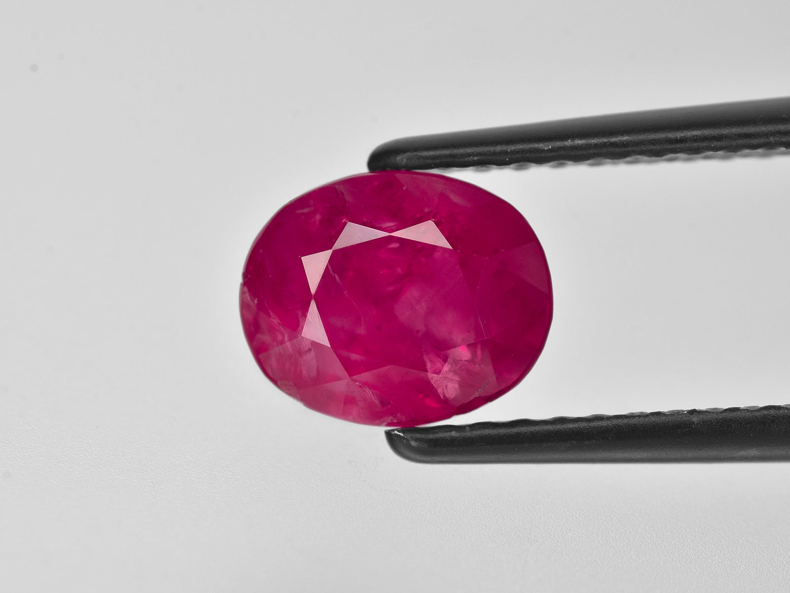 8801266-oval-deep-pinkish-red-grs-burma-natural-ruby-2.98-ct