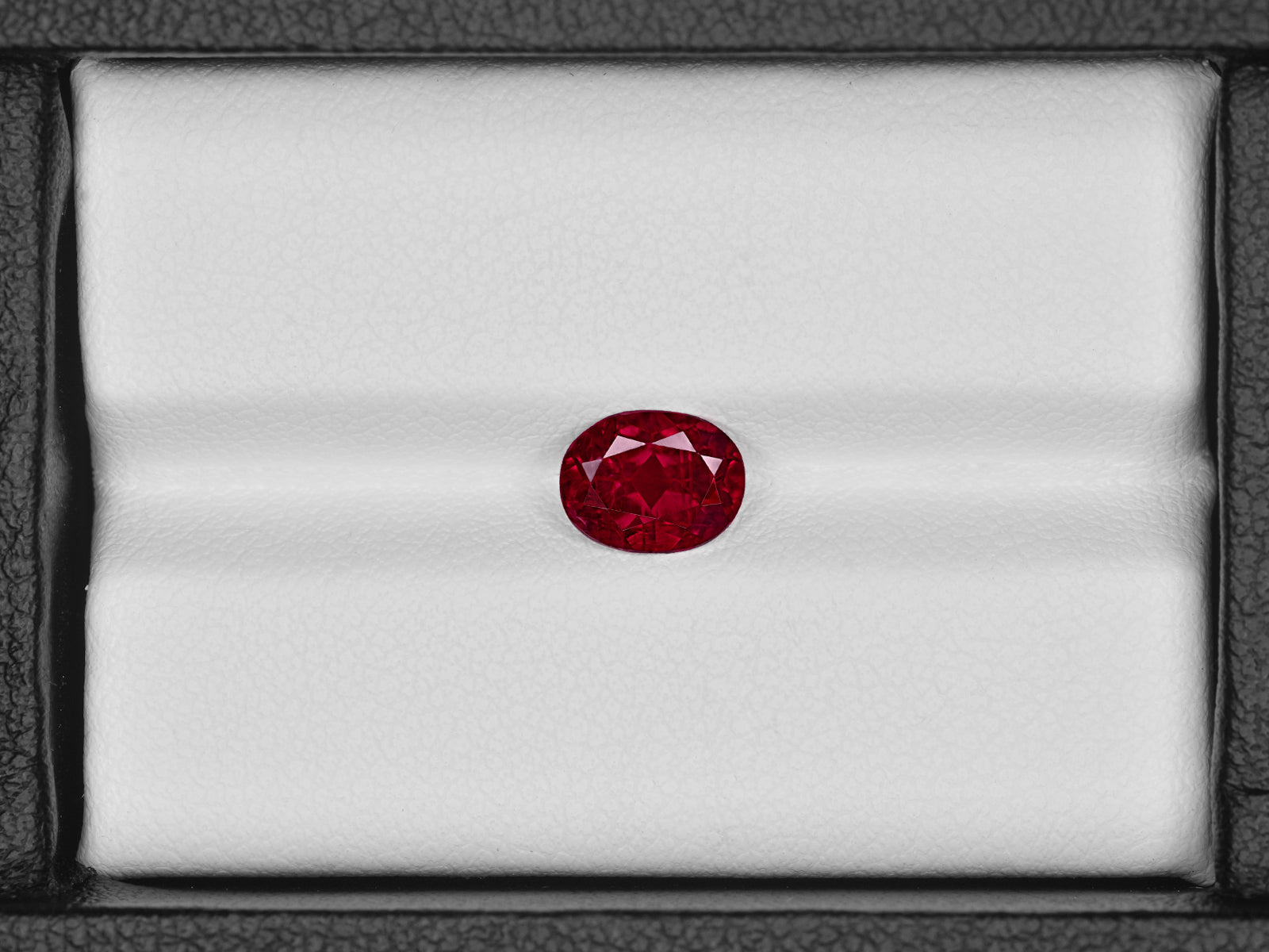 8801313-oval-vivid-pigeon-blood-red-grs-mozambique-natural-ruby-1.31-ct